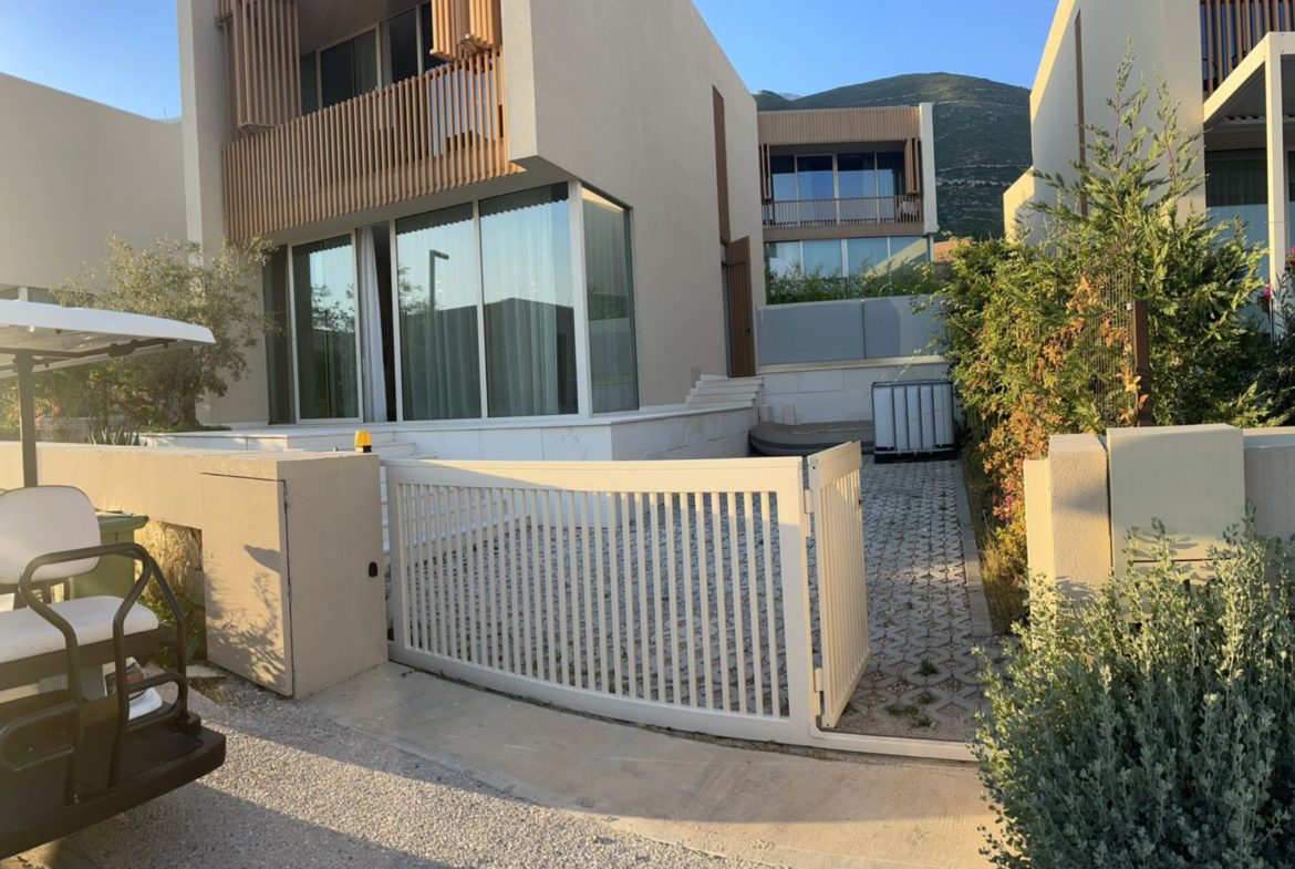 Vile individuale per shitje, Green Coast Resort, Palase, Dhermi.