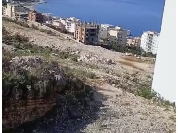 Toke per shitje, Sarande.