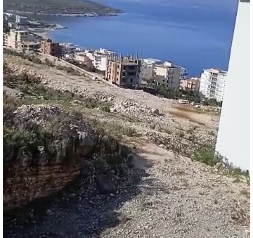 Toke per shitje, Sarande.