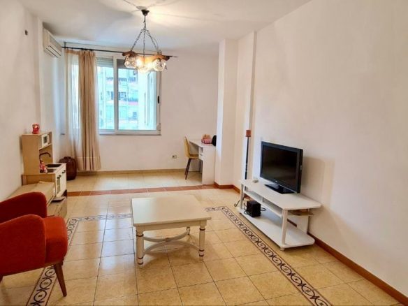 Apartament 1+1 per shitje, prane Ambasades Amerikane, Tirane.