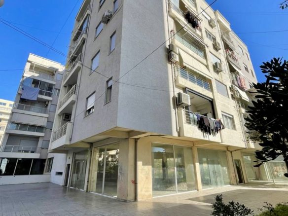 Objekt biznesi 700 m2 per shitje dhe qera, Vollga Durres