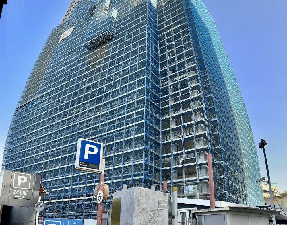 Per shitje 2 apartamente te Downtown One, Tirane