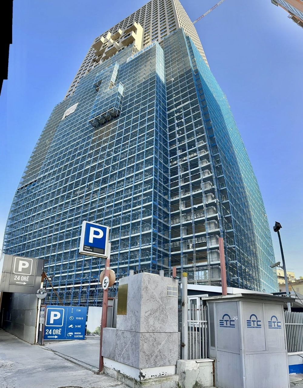 Per shitje 2 apartamente te Downtown One, Tirane