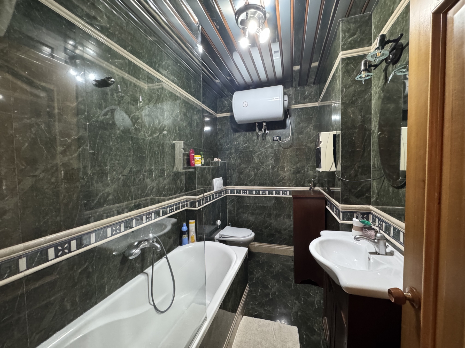 Apartament 3+1 me pamje panoramike per shitje, Bulevardi Gjergj Fishta, Tirane.