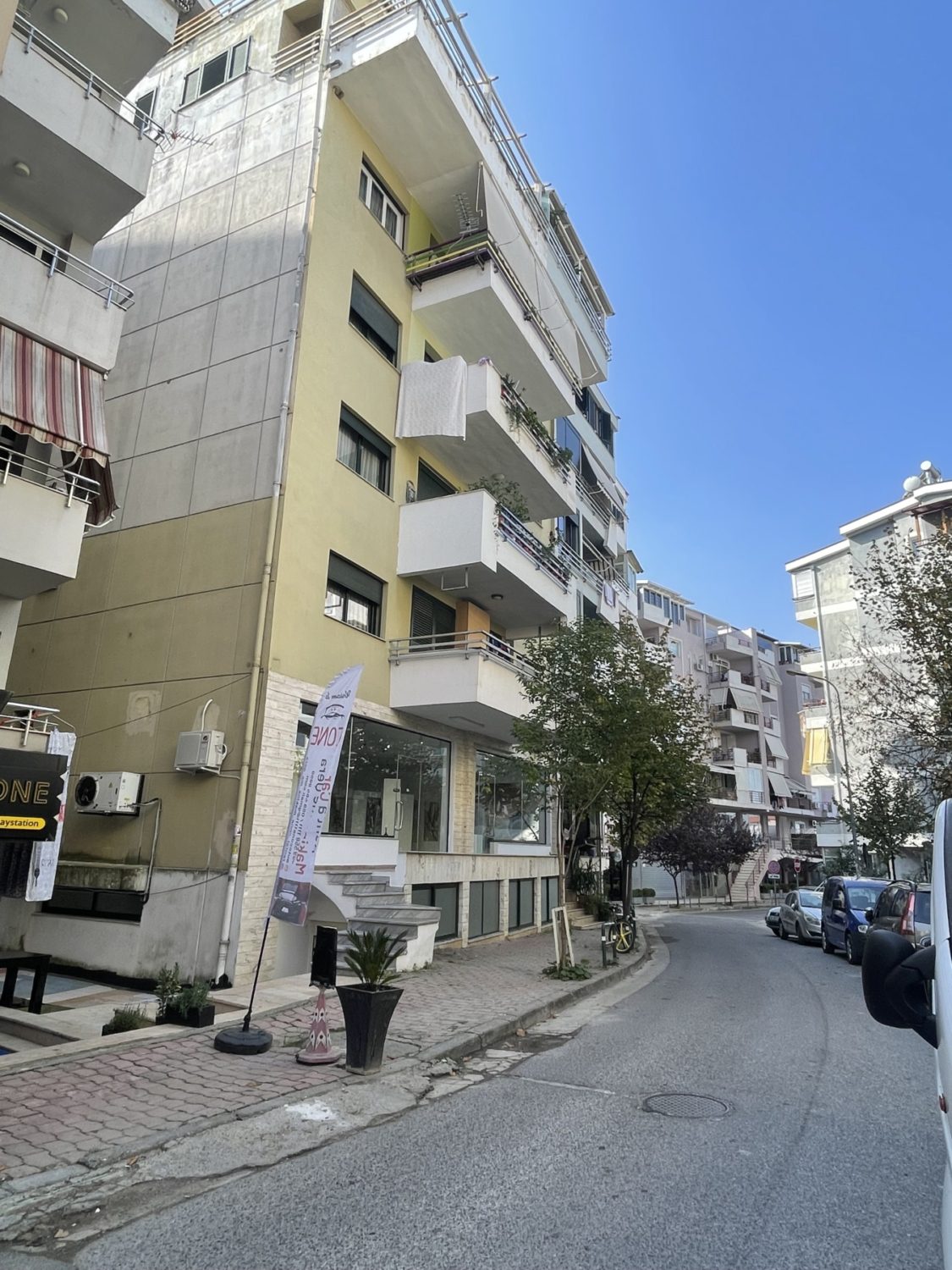 Dupleks per shitje, prane Kopshtit Botanik, Tirane.
