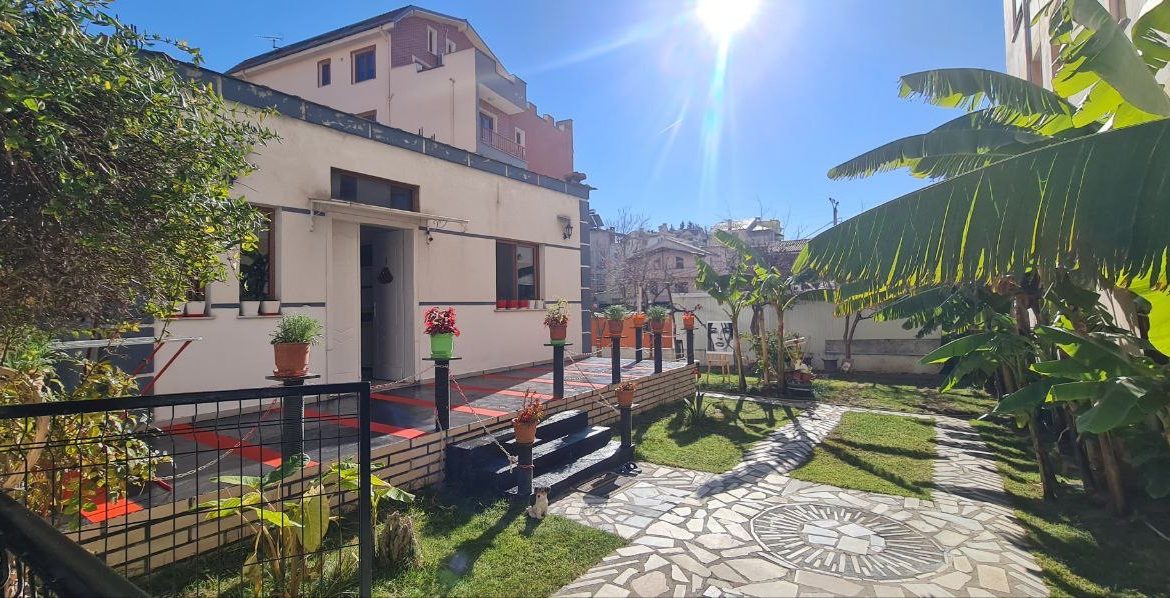 Shtepi private per shitje, prane Rruges se Elbasanit, Tirane.