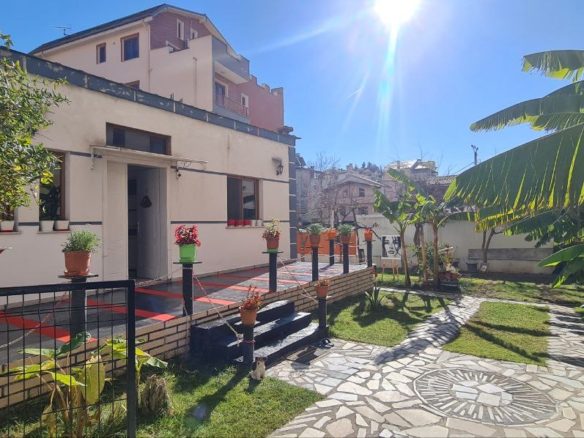 Shtepi private per shitje, prane Rruges se Elbasanit, Tirane.