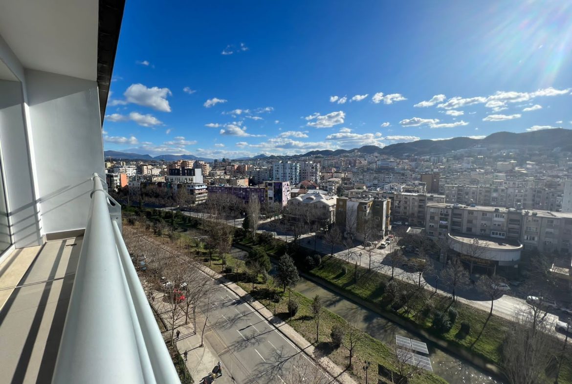 Ambient per zyra me qera, te Hilton Garden, Tirane.