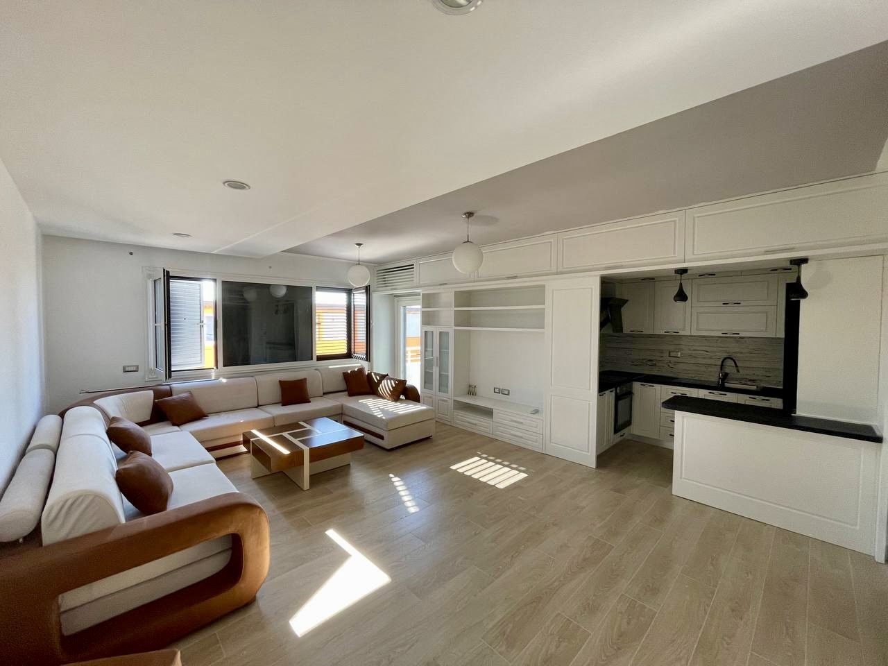 IMAGE 2023-02-08 10:31:27 Apartament 2+1 i investuar ne kompleks rezidencial, Durres