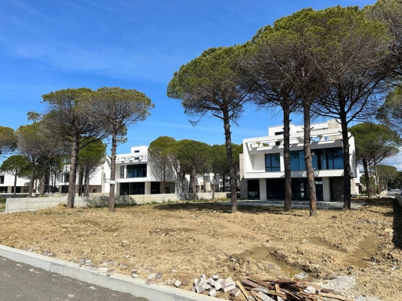 Vile elitare per shitje, San Pietro Resort, Gjiri Lalezit.