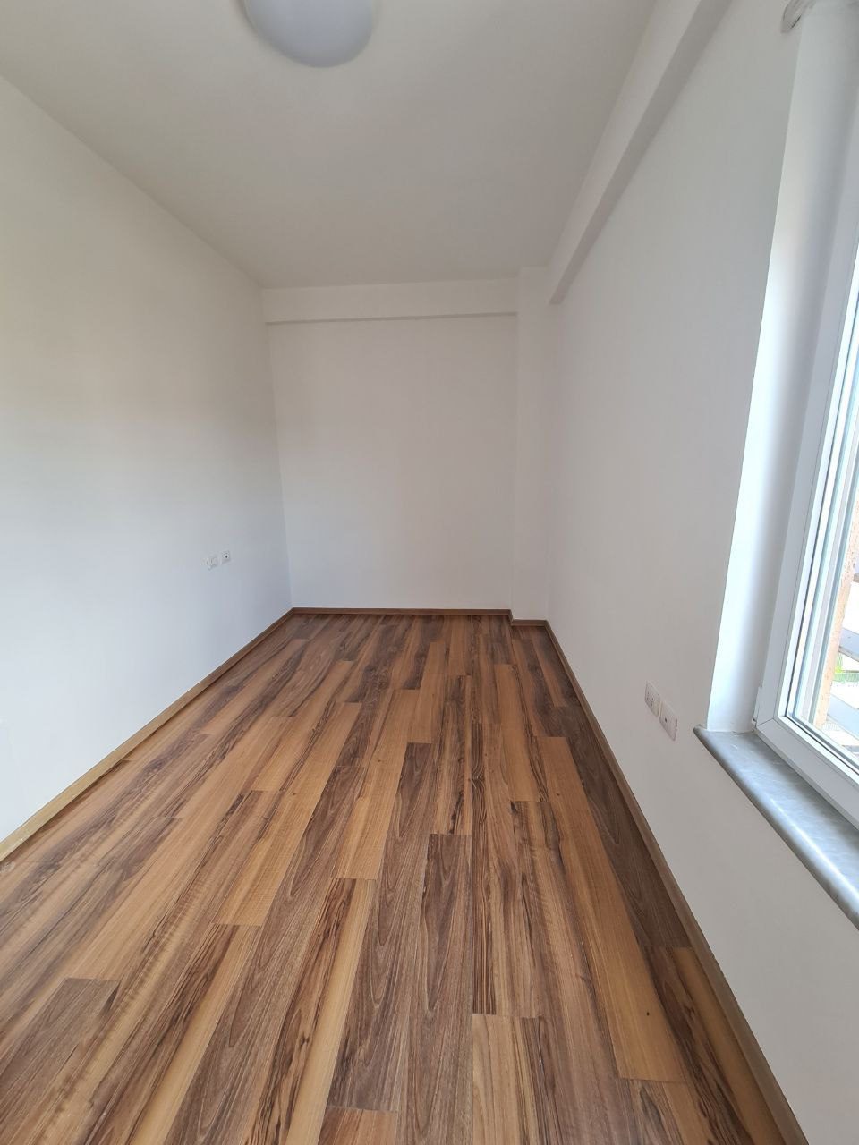 Ambient per qera, prane RTSH, Tirane.