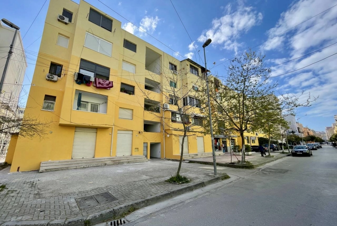 Ambient biznesi me qera te ish Fidanishtja, Durres