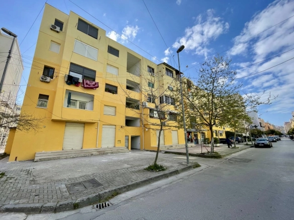 Ambient biznesi me qera te ish Fidanishtja, Durres