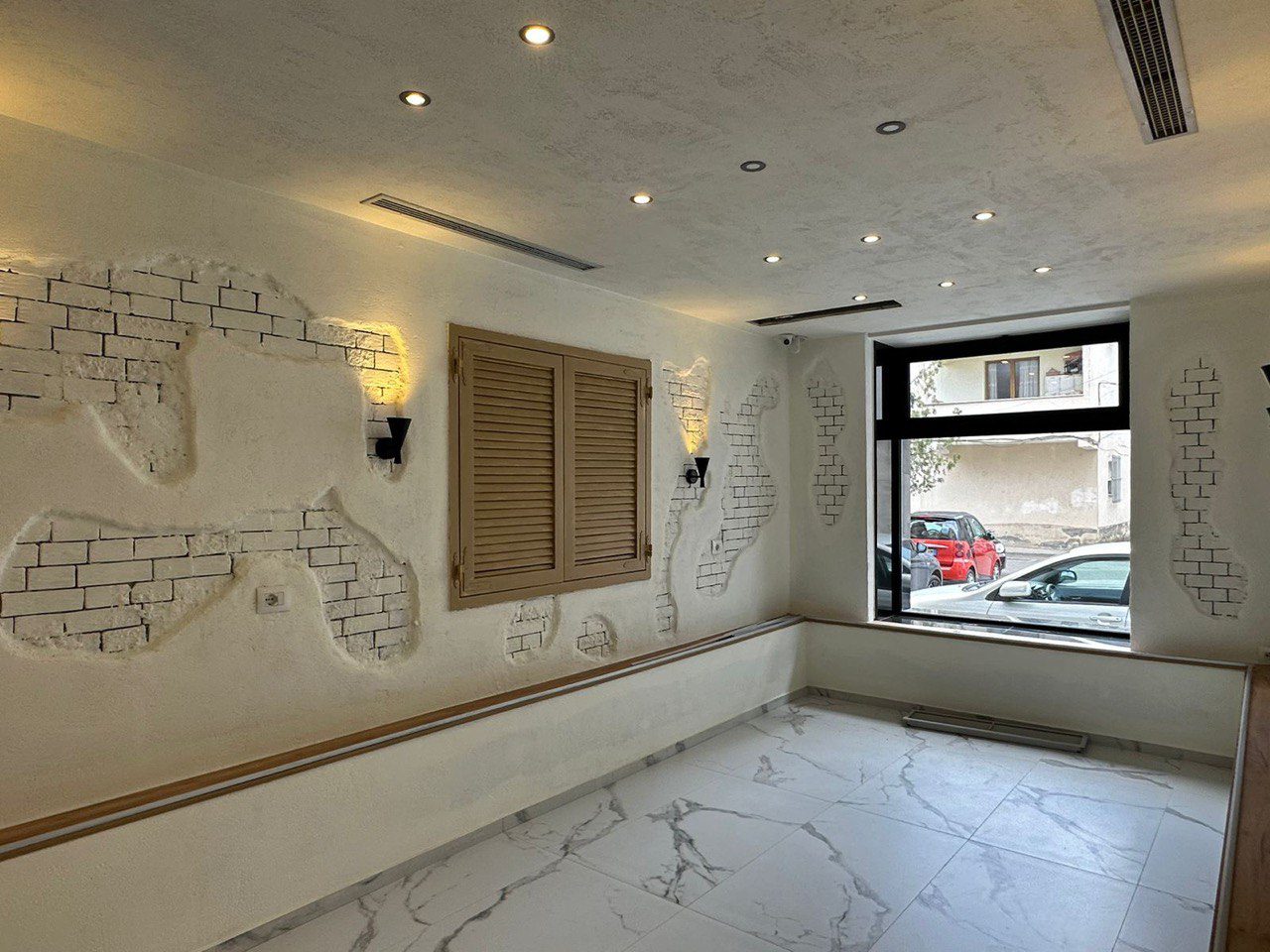 Lokal per shitje, prane 21 Dhjetorit, Tirane.