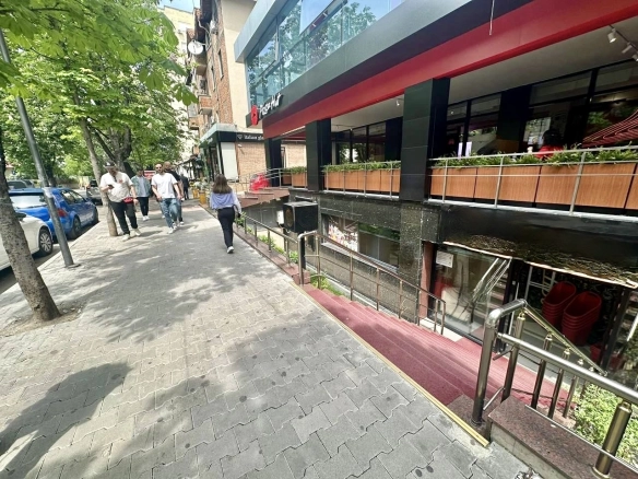 Okazion! Ambient biznesi per shitje, ne Bllok, Tirane.