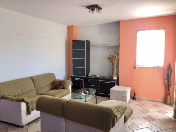 Apartament 2+1 per shitje prane Drejtorise Policise Durres