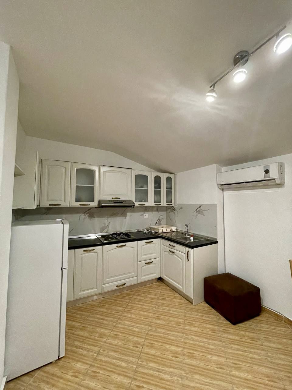 Apartament 3+1 per shitje ne Qerret, Kavaje