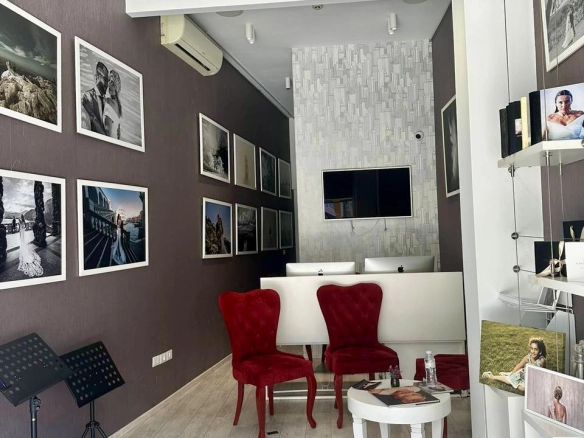 Ambient biznesi per qera ne rruge kryesore, Durres