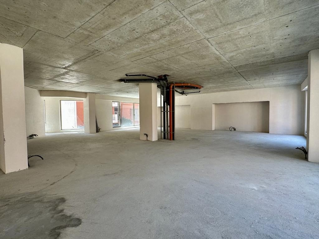 700 m2 zyra per shitje te Kompleksi Delijorgji, Tirane