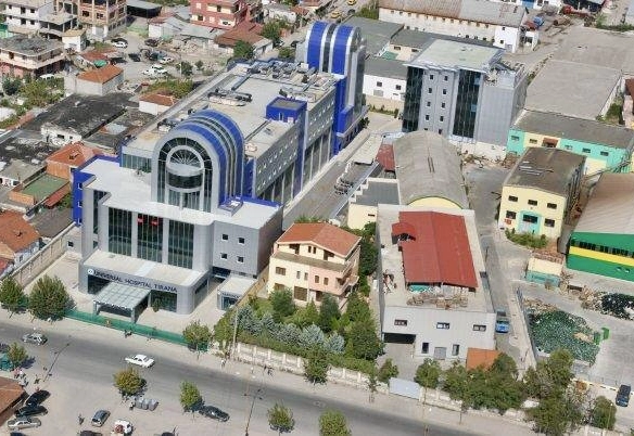 Pallat me siperfaqe 3500 m2 per shitje, prane Spitalit Amerikan 3, Tirane