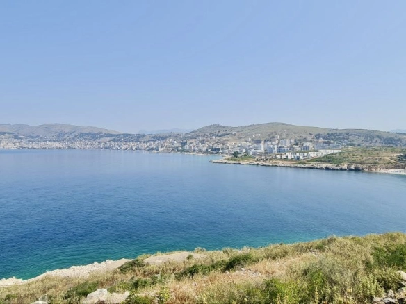 Shitet Tokë Buzë Detit në Sarandë !