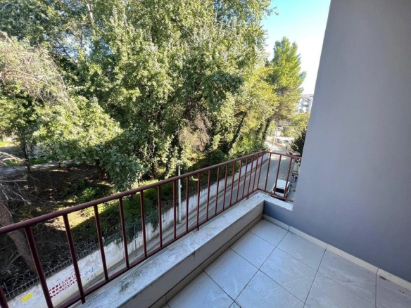 Apartament 1+1 per qera, prane Institutit te Fizikes Berthamore, Fresk, Tirane.
