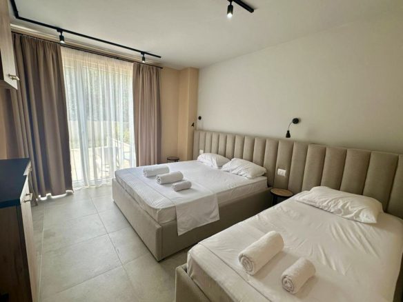 Hotel 150 m larg detit per shitje, Himare.