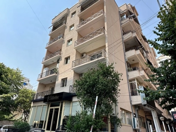 Ambient per zyra me qera, ne Bllok, Tirane.