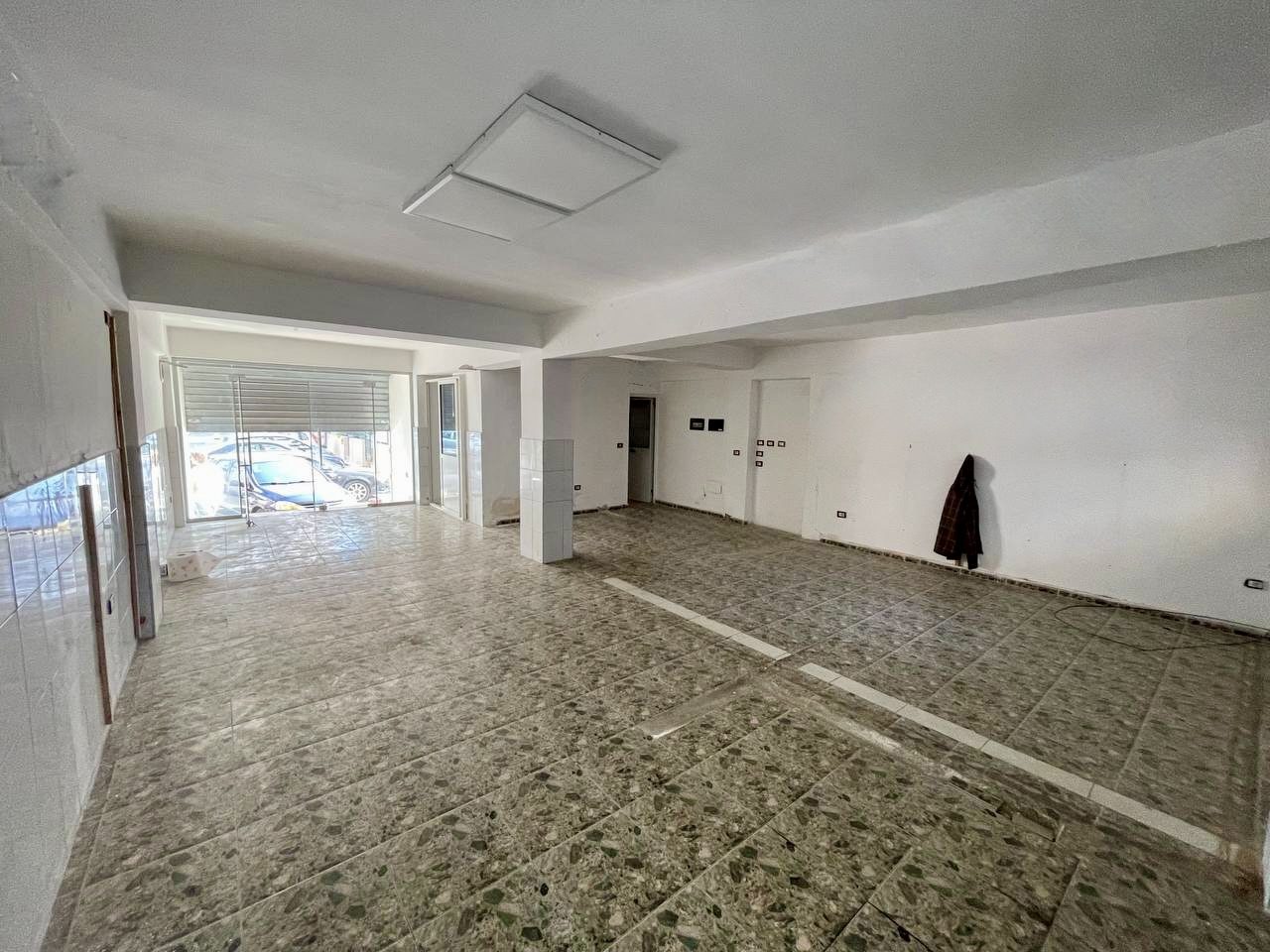 Ambient biznesi me qera prane Flagship, Durres