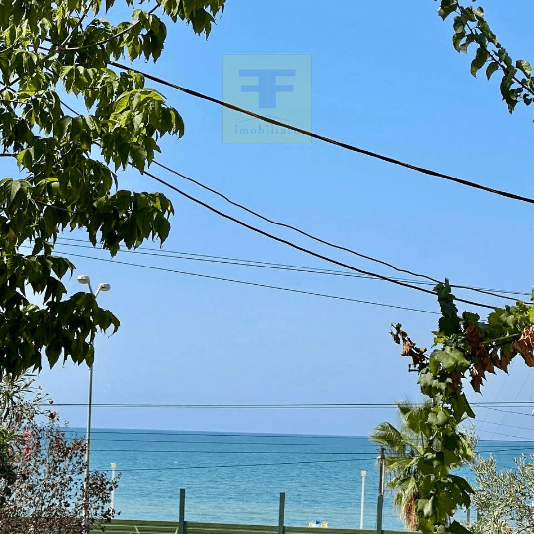 3 Truall per ndertim me pamje nga deti te Shkembi Kavajes, Durres.
