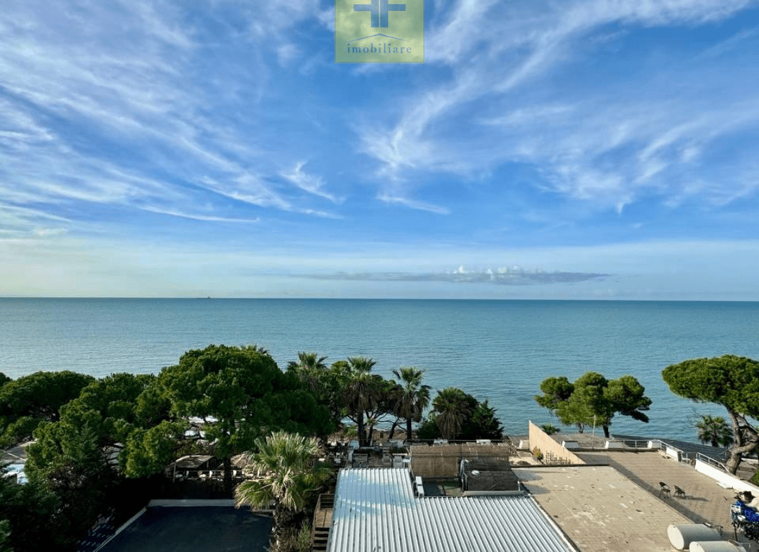 Super apartament 2+1 per qera te White Hill ne Currila, Durres.