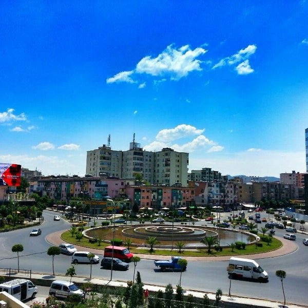 Ambient biznesi per shitje, te Zogu  i Zi, Tirane.