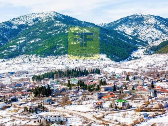 Super vile per shitje, ne Voskopoje, Korce.