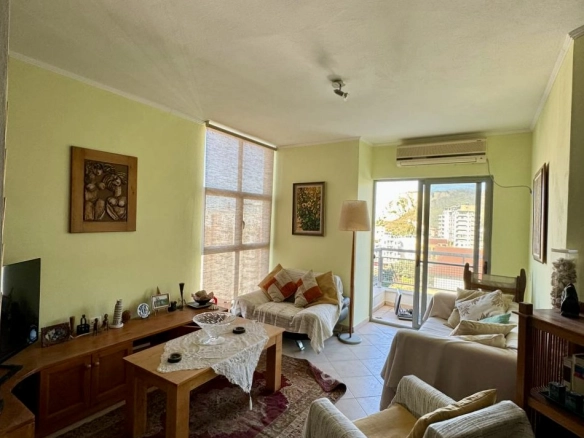 Apartament 2+1 per shitje me pamje nga deti, te Shkembi Kavajes