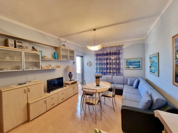 Apartament 2+1+2 per shitje prane Premium hotel, Golem