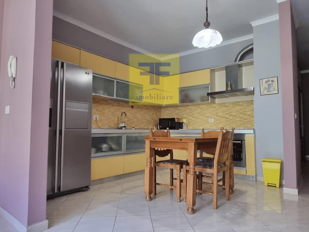 Apartament 3+1 per qera, prane Kopshtit Zoologjik, Tirane.