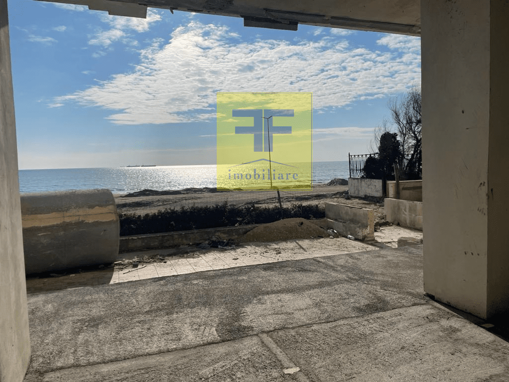 Ambient biznesi per shitje, prane hotelit Adriatik, Durres.