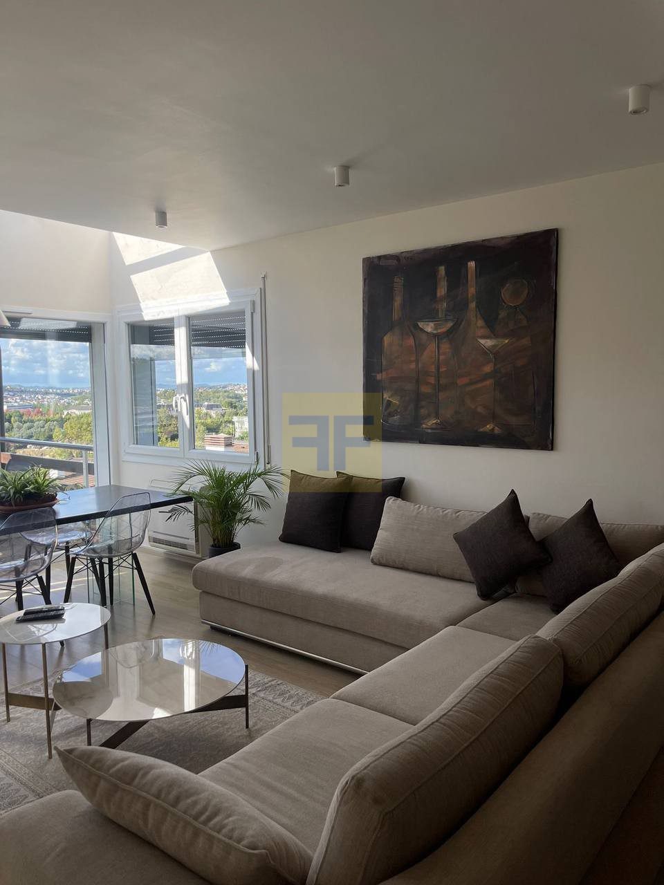 Apartament 2+1 per qera, te Long Hill Residence, Tirane.