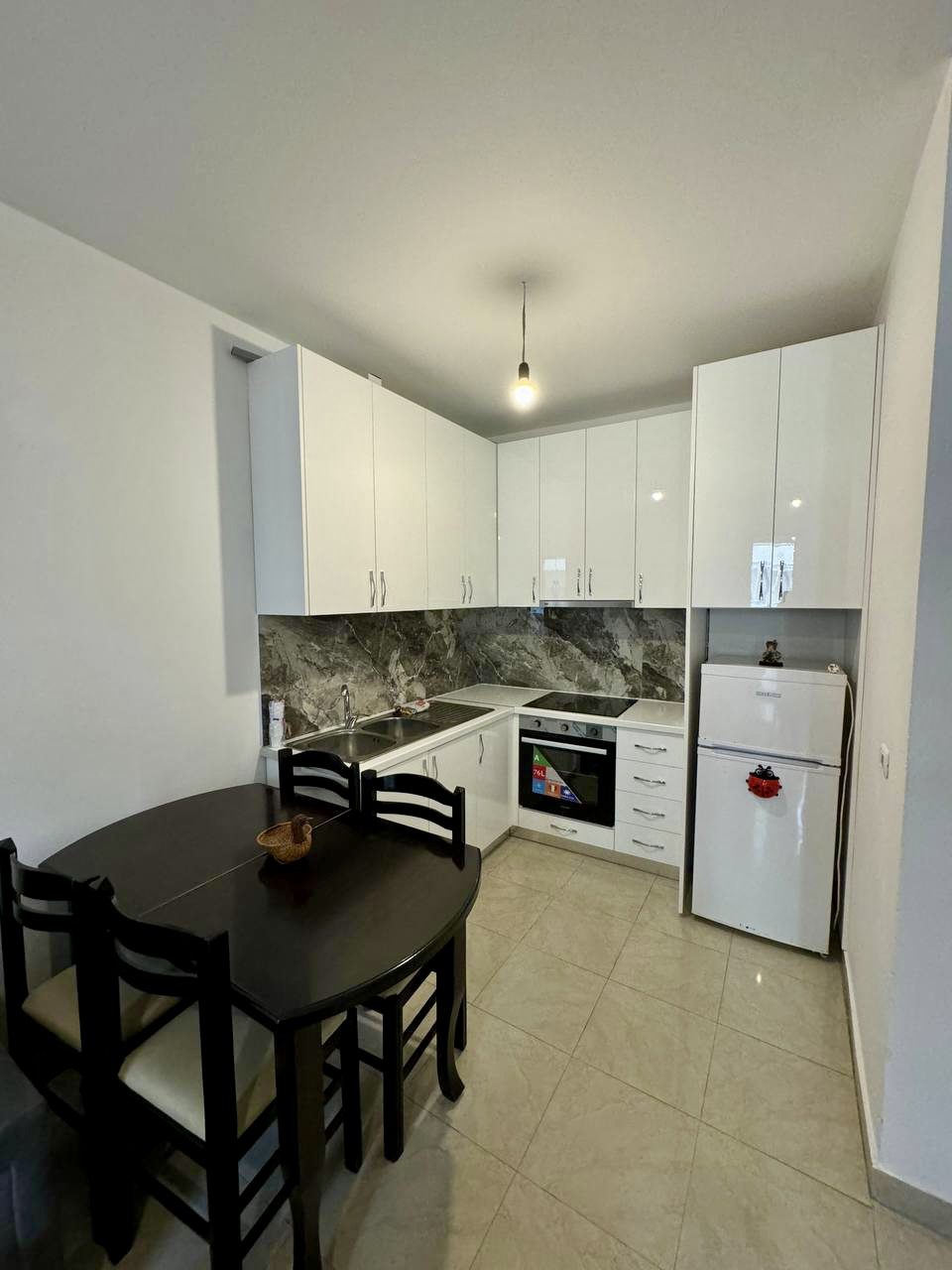 IMAGE 2024-02-12 12:31:07 Apartament 1+1 me qira prane hotel Florida, Plazh