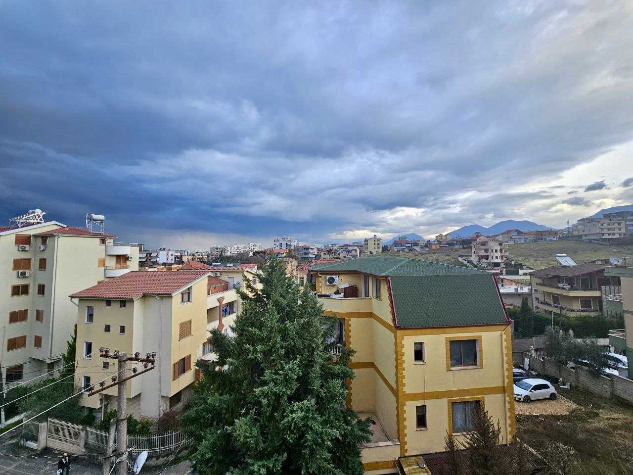Vile 4-kate me qira te Bllokut i Vilave Gjermane, Tirane