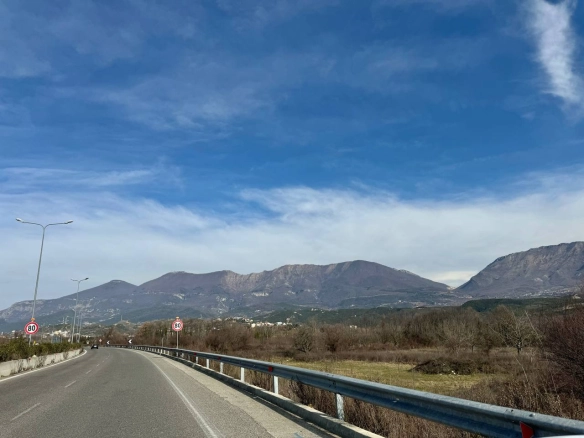 Toke per shitje, ne rrugen TEG-Surrel, Tirane.