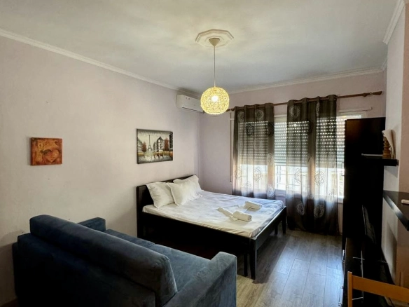 Gasoniere per shitje te hotel Bleart, Shkembi Kavajes, Durres