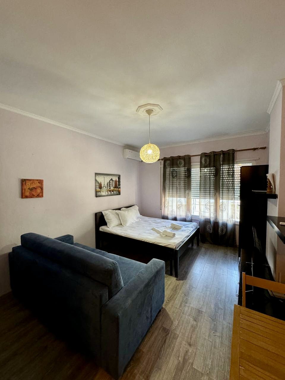 Gasoniere per shitje te hotel Bleart, Shkembi Kavajes, Durres