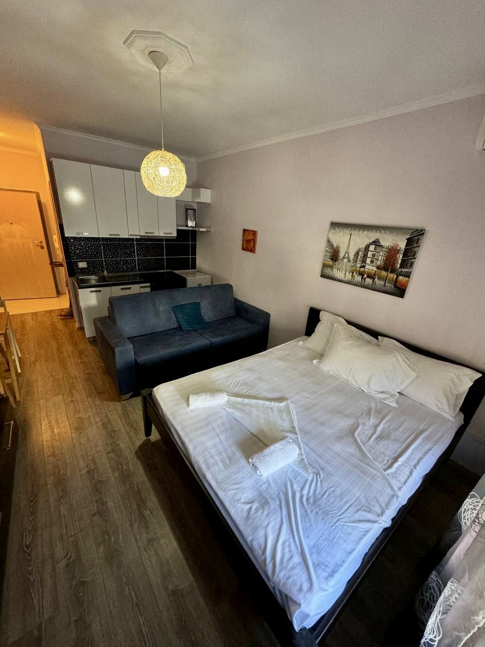 Gasoniere per shitje te hotel Bleart, Shkembi Kavajes, Durres