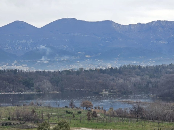 Apartament 2+1 per shitje, me pamje nga Liqeni Artificial, Tirane.