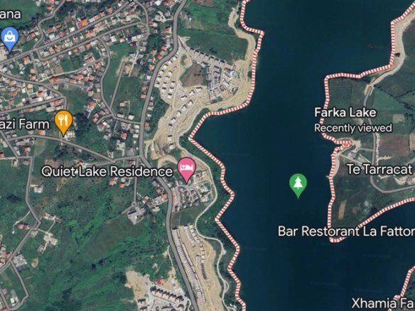 Toke per shitje, prane Liqenit te Farkes, Tirane.