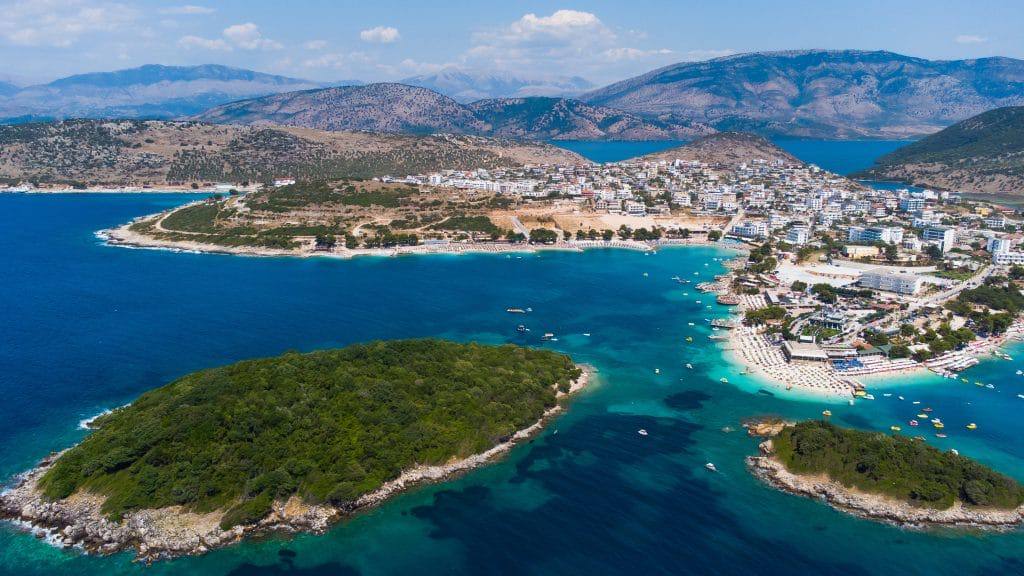 Hotel per shitje 300m larg detit, Ksamil.