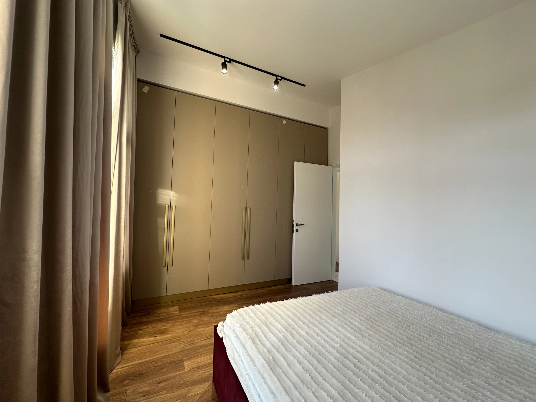 Super vile me pishine per qera, Elysium Residence, Tirane.