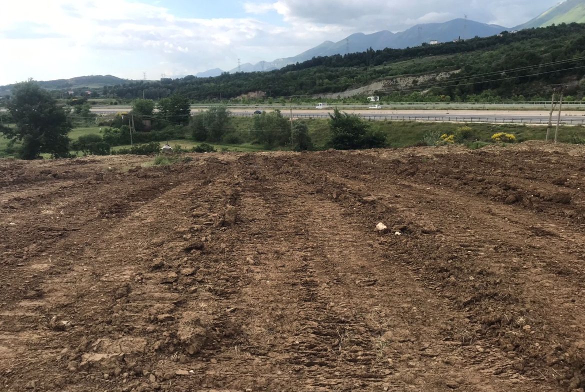 Toke 16500 m2 per shitje, ne Berzhite, Tirane.