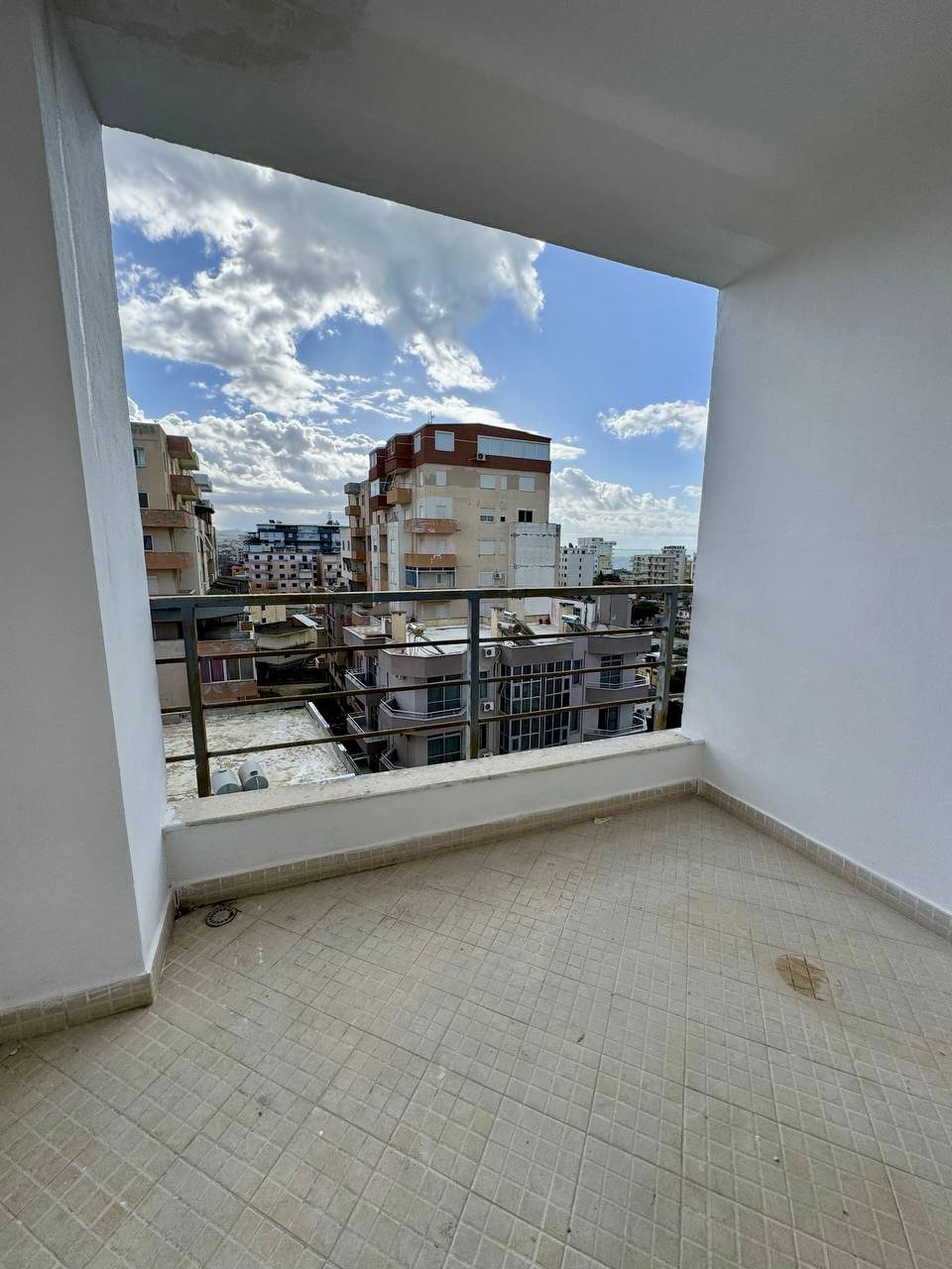 Apartament 1+1 per shitje ne Plazh , Durres